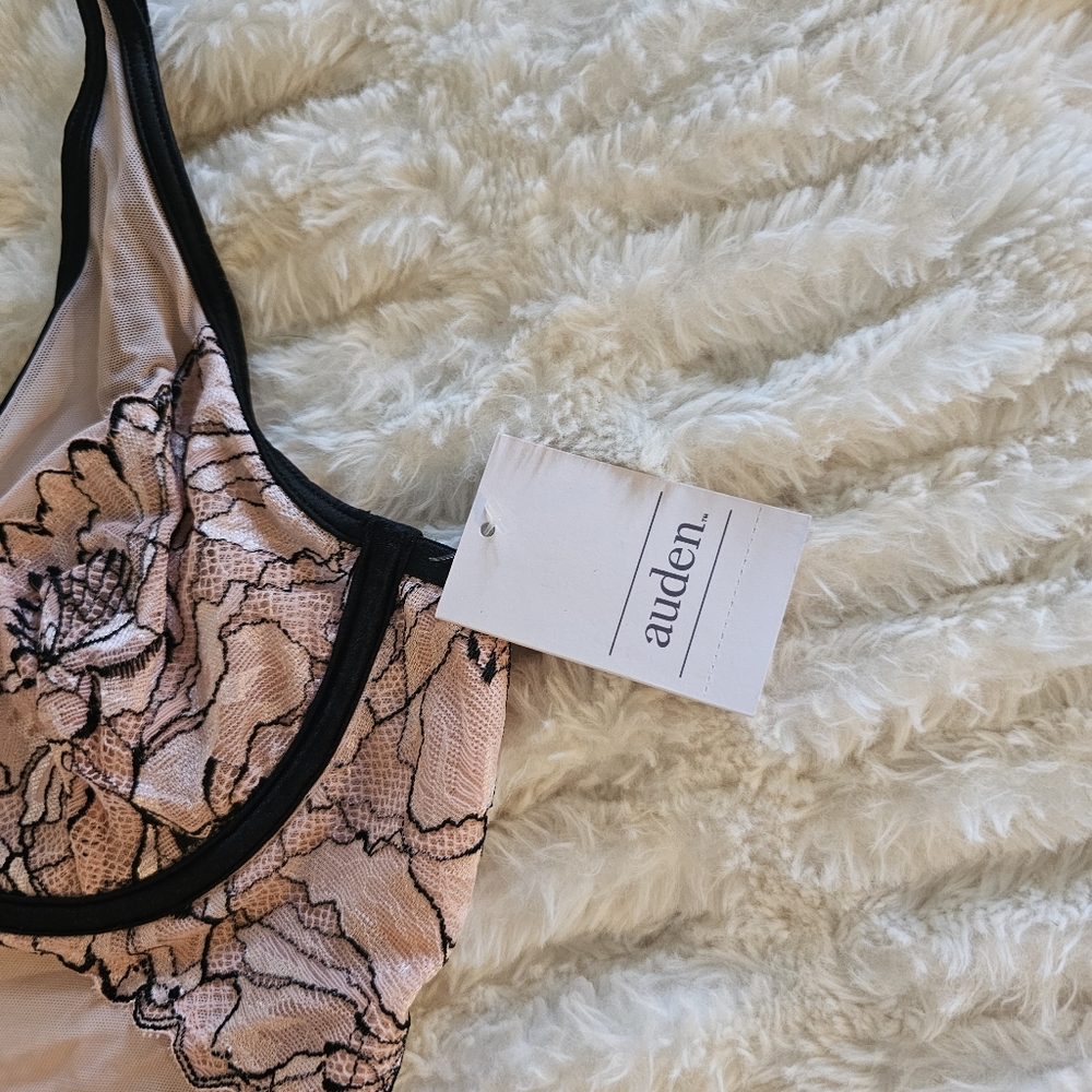 Auden Pink and Black Lace Chemise - Picture 4 of 8